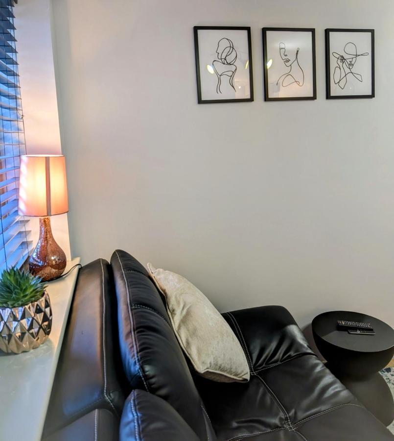 The Nest Apartment ลอนดอน ภายนอก รูปภาพ