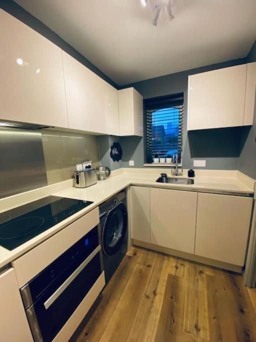 The Nest Apartment ลอนดอน ภายนอก รูปภาพ
